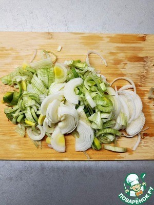 Печеночные котлеты с соусом 3 сыра Печеночные котлеты с соусом 3 сыра