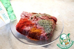 Плескавица из индейки с острым соусом