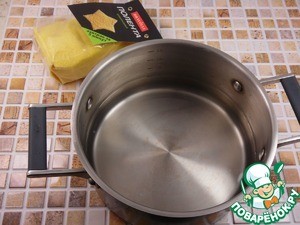 Полента с кальмарами в томатном соусе