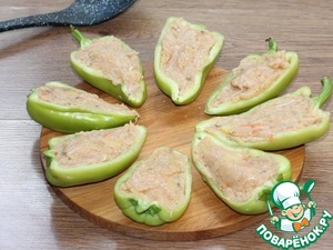 Половинки перца, запечённые с начинкой Половинки перца, запечённые с начинкой
