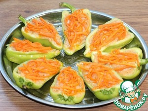 Половинки перца, запечённые с начинкой Половинки перца, запечённые с начинкой