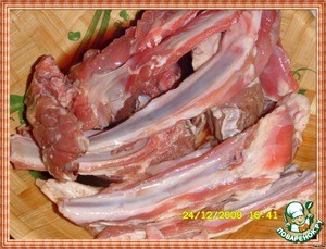 Ребрышки с картофелем, запеченные в духовке