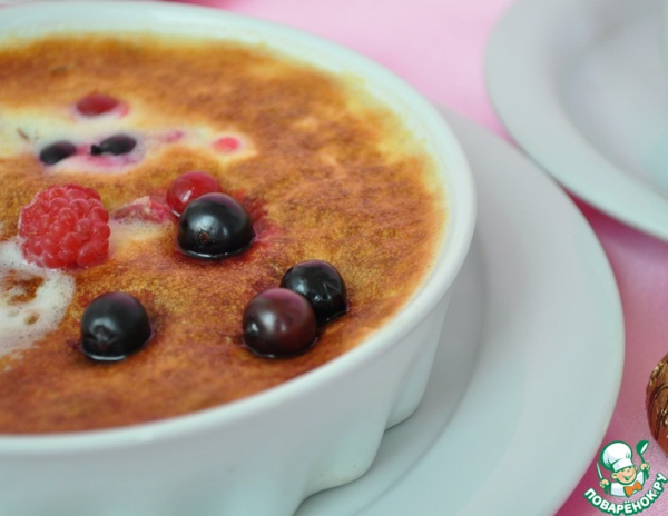 Рисово-ягодный гратен с сабайоном из шампанского Рисово-ягодный гратен с сабайоном из шампанского