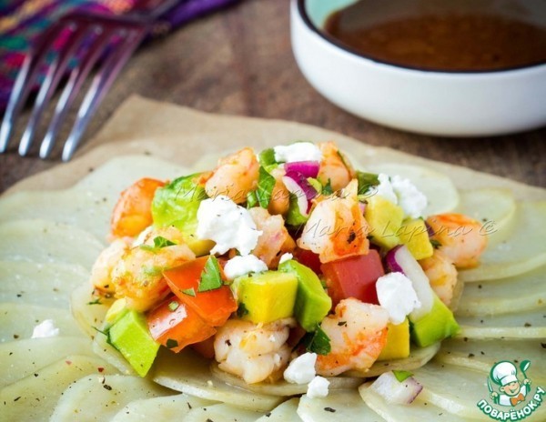 Салат с креветками на гратене из картофеля Салат с креветками на гратене из картофеля