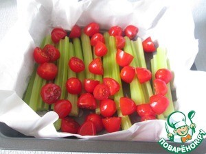 Сельдерей, запеченный с помидорами и беконом Сельдерей, запеченный с помидорами и беконом