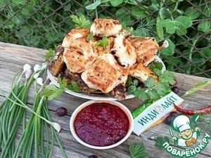 Шашлык из индейки с ягодным соусом