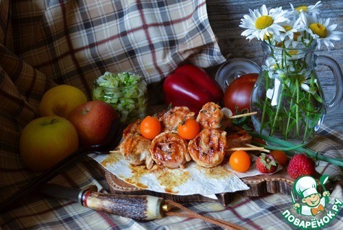 Шашлыки-рулеты из индейки с беконом Шашлыки-рулеты из индейки с беконом