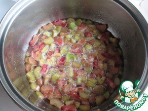 Соус с черникой и ревенем Соус с черникой и ревенем