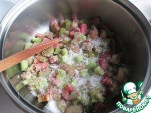 Соус с черникой и ревенем Соус с черникой и ревенем