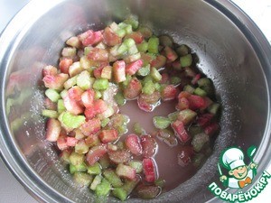 Соус с черникой и ревенем Соус с черникой и ревенем