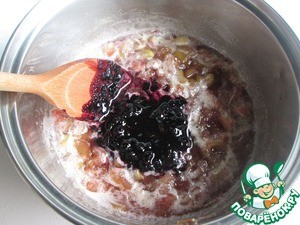 Соус с черникой и ревенем Соус с черникой и ревенем