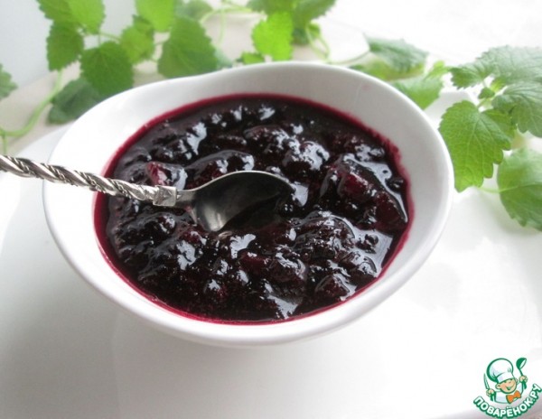 Соус с черникой и ревенем Соус с черникой и ревенем