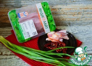 Стейк индейки с беконом и зеленью