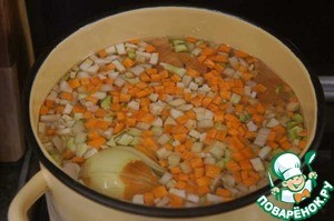 Суп-лапша с маринованным луком