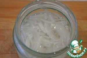 Суп-лапша с маринованным луком