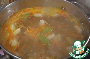 Суп-лапша с маринованным луком