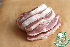 Свиная корейка с чесноком и пряностями Свиная корейка с чесноком и пряностями