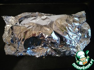 Свиная лопатка, запеченная с чесноком Свиная лопатка, запеченная с чесноком