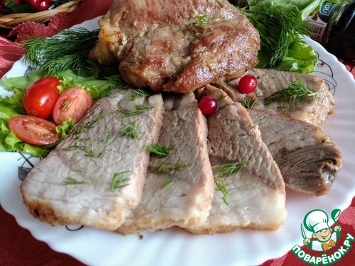 Свиная лопатка, запеченная с чесноком Свиная лопатка, запеченная с чесноком