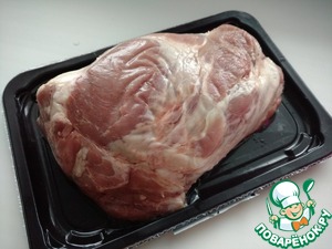 Свиная лопатка, запеченная с чесноком Свиная лопатка, запеченная с чесноком