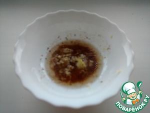 Свиная лопатка, запеченная с чесноком Свиная лопатка, запеченная с чесноком