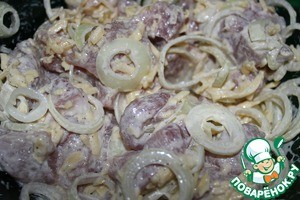 Свинина в луке, запеченная в рукаве