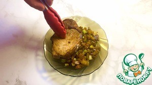 Свиной стейк на овощной подушке Свиной стейк на овощной подушке