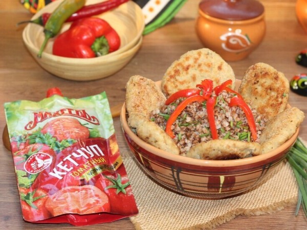 Свиные котлеты с гречкой и соусом #махеевъ Свиные котлеты с гречкой и соусом #махеевъ