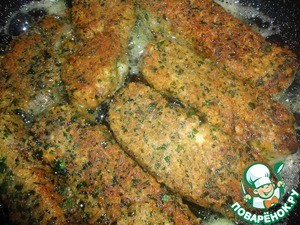 Сырная панировка с зеленью и блюда с ней