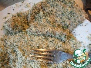 Сырная панировка с зеленью и блюда с ней