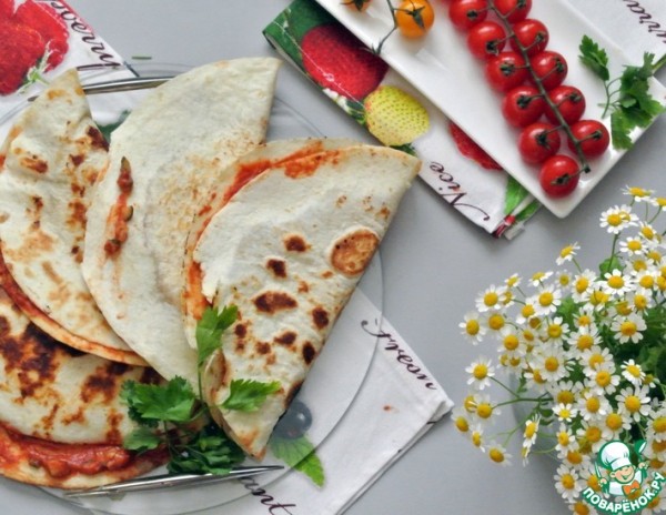 Тортильи с начинкой из индейки