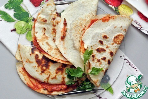 Тортильи с начинкой из индейки