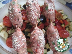 Турецкие котлеты "Кефте" с овощным гарниром