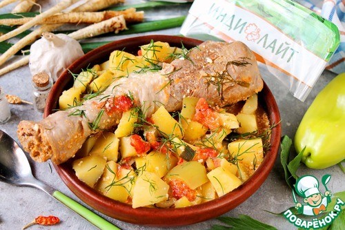 Тушеная голень индейки в соусе Тушеная голень индейки в соусе