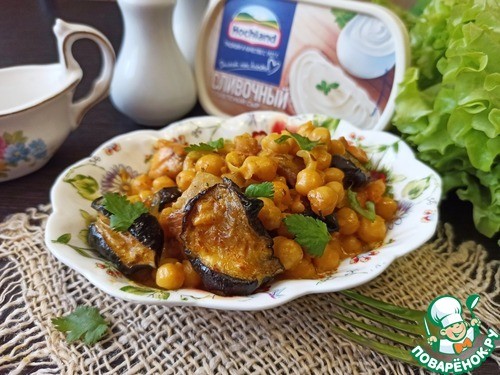 Тушеная курица с нутом и баклажаном Тушеная курица с нутом и баклажаном