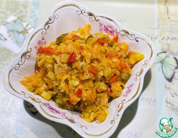 Тушеная пекинская капуста с овощами