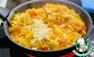 Тушеная пекинская капуста с овощами