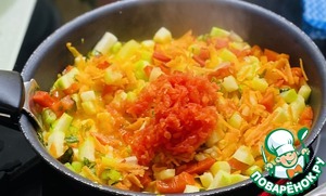 Тушеная пекинская капуста с овощами