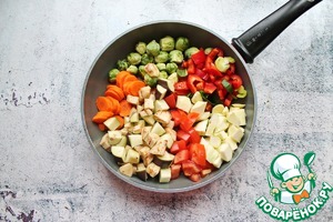 Тушеные овощи с фрикадельками