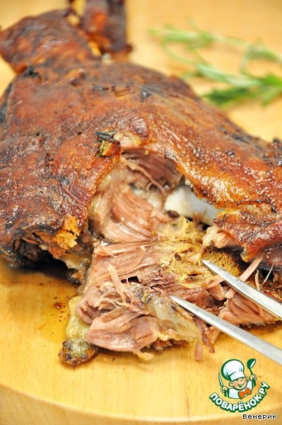 Запеченная баранья нога с вином Запеченная баранья нога с вином
