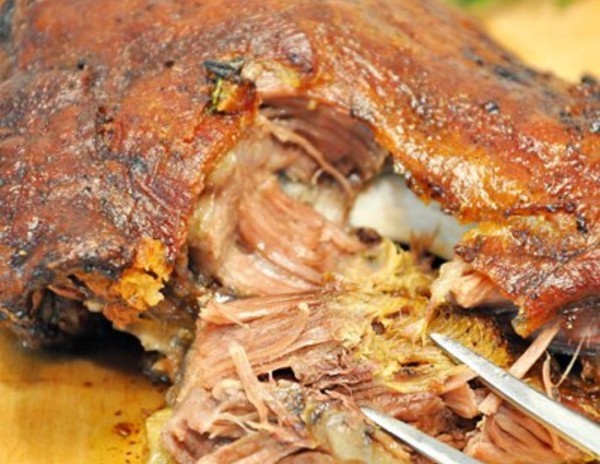 Запеченная баранья нога с вином Запеченная баранья нога с вином