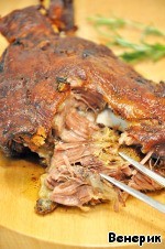 Запеченная баранья нога с вином Запеченная баранья нога с вином