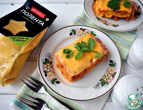 Запеченная полента с мясным соусом Запеченная полента с мясным соусом