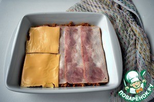 Запеченная полента с мясным соусом Запеченная полента с мясным соусом