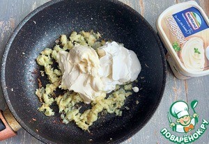 Запеченные пельмени в сырно-сметанном соусе Запеченные пельмени в сырно-сметанном соусе