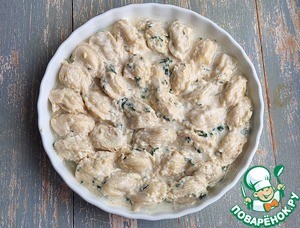 Запеченные пельмени в сырно-сметанном соусе Запеченные пельмени в сырно-сметанном соусе