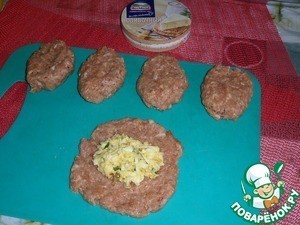 Запеченные зразы с сырной начинкой