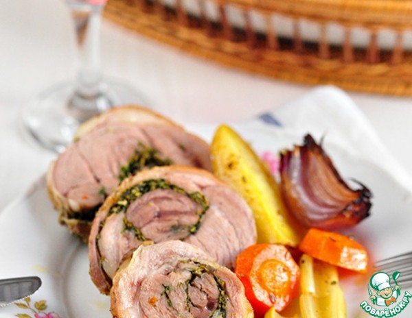 Запеченный рулет из бараньей лопатки с ароматными травами Запеченный рулет из бараньей лопатки с ароматными травами
