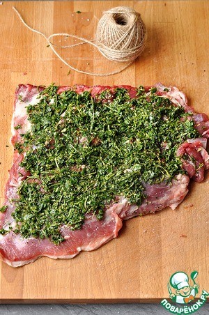 Запеченный рулет из бараньей лопатки с ароматными травами Запеченный рулет из бараньей лопатки с ароматными травами
