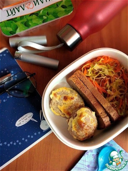 Запечённые котлеты из индейки с кориандром